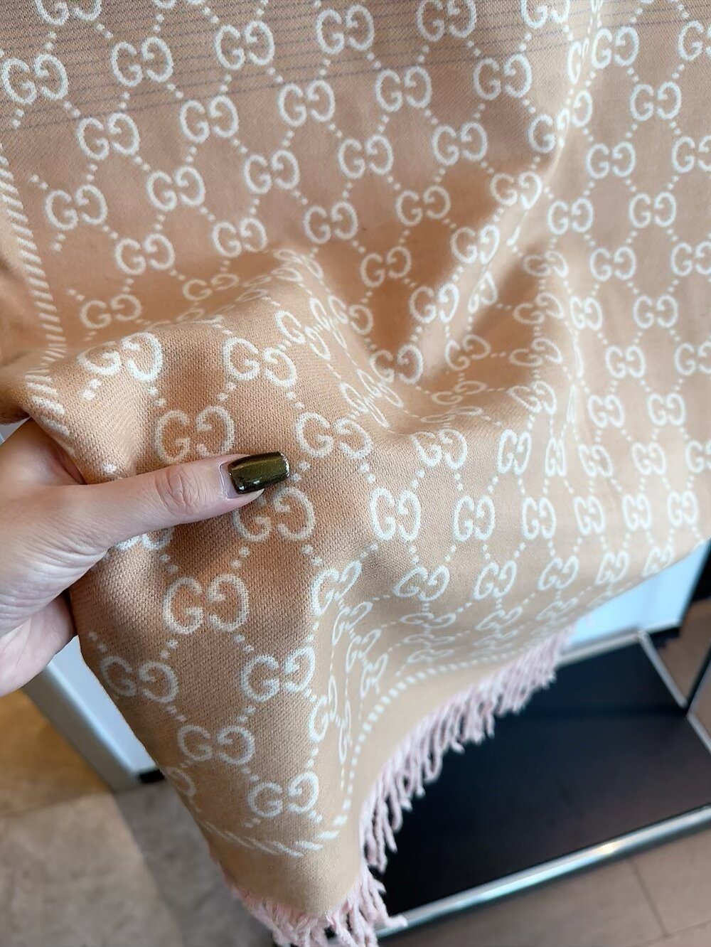 Gucci Two-Tone Fringed Jacquard Scarf